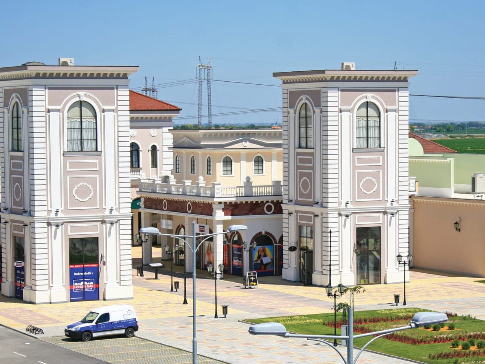 BIG Fashion Outlet, Inđija