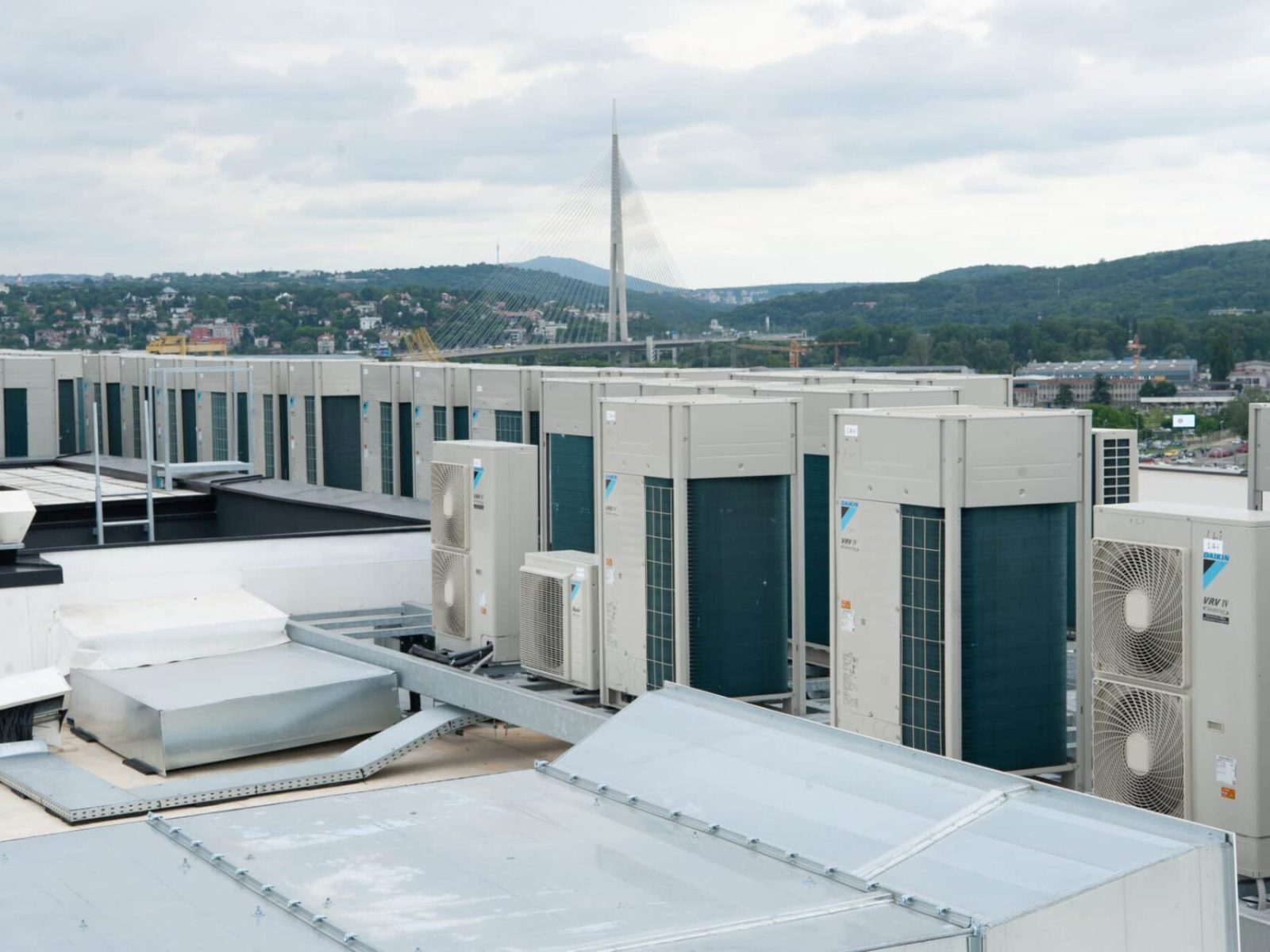 Business campus klimatizacija